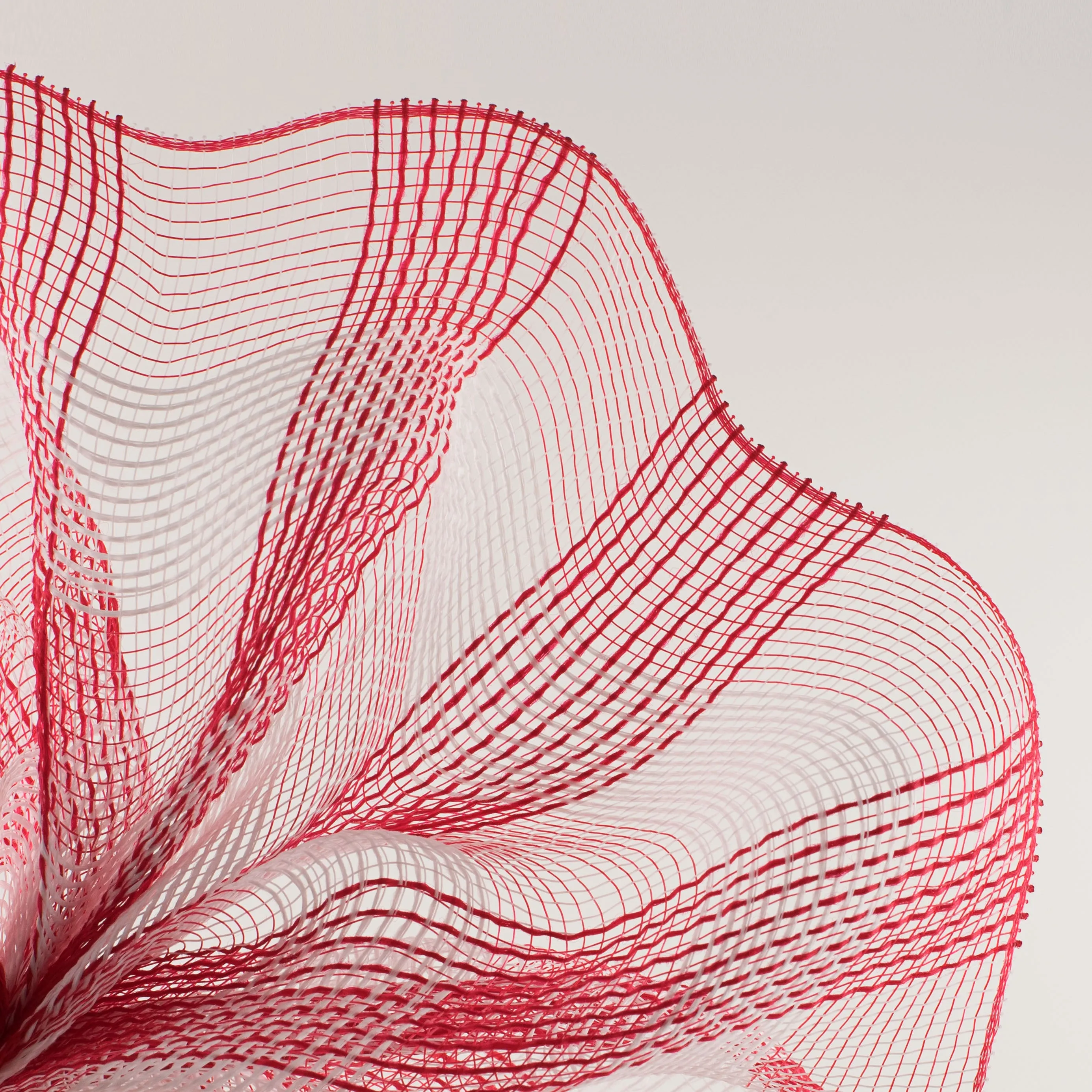 10" Buffalo Plaid Mesh: Red & White