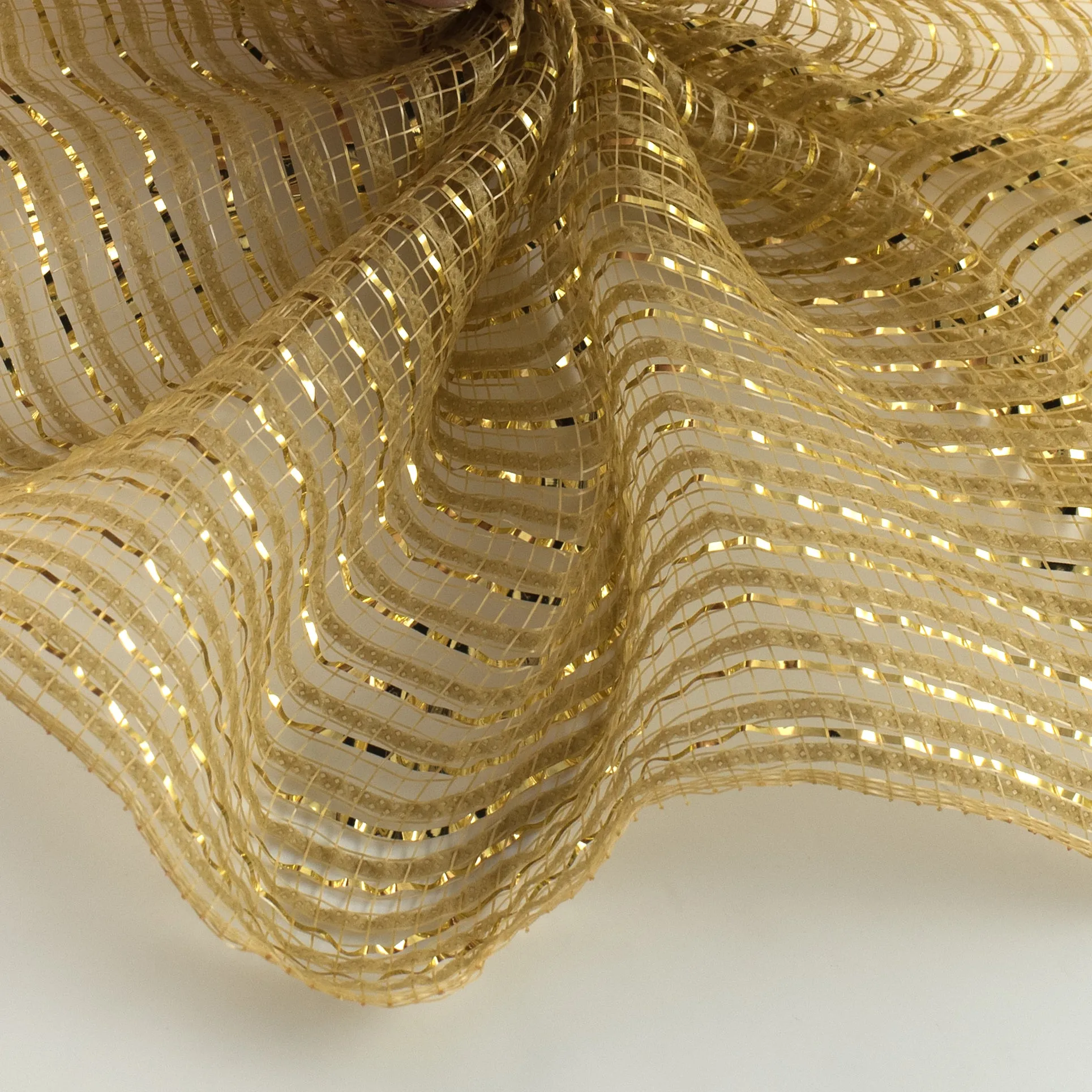 10" Metallic Breeze Mesh: Gold