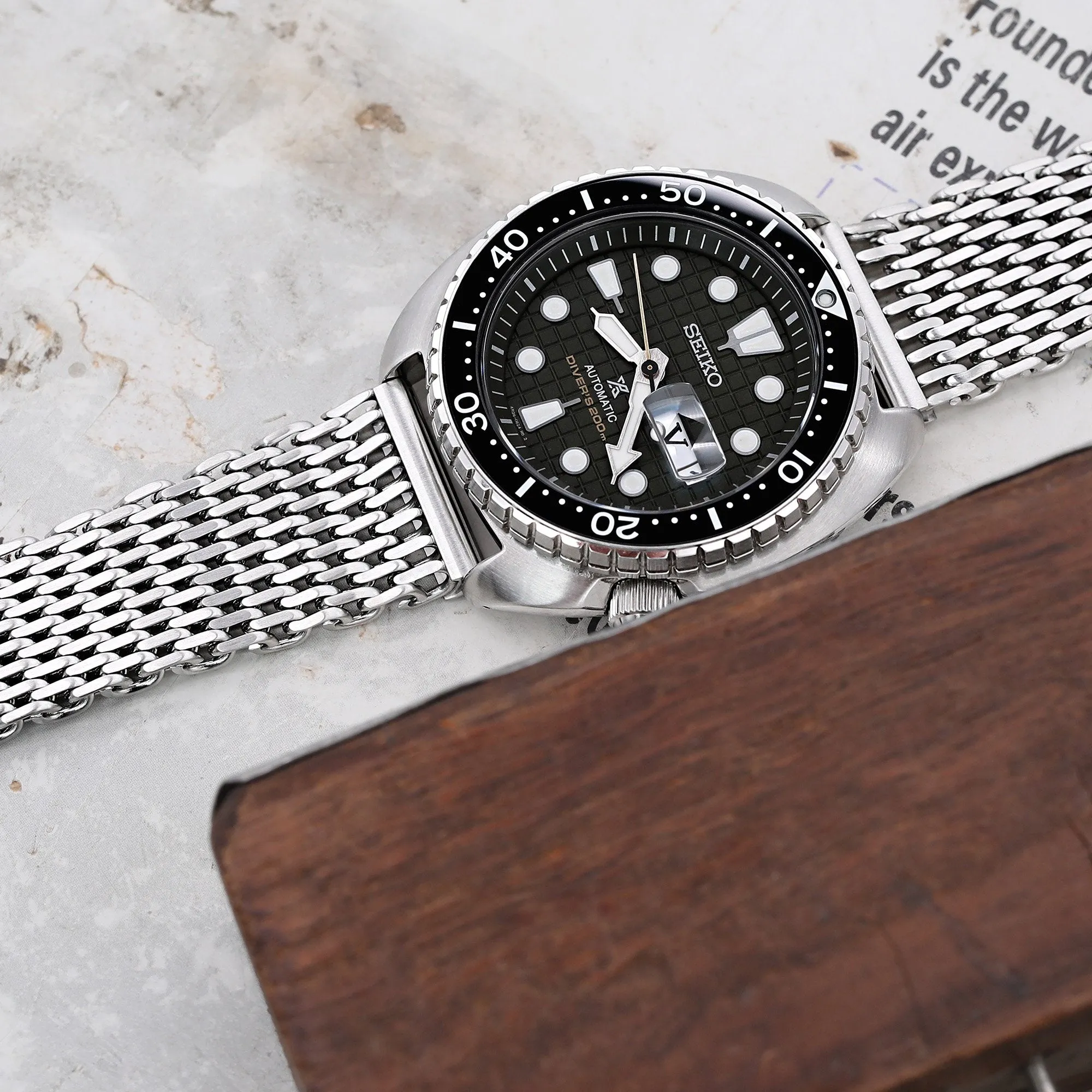 22mm Tapered Winghead SHARK Mesh Band, V-Clasp, B