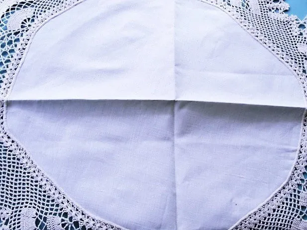 AMAZING Victorian large Center Piece or Table Topper  Hand Crochet Intricate Lace Fine Linen Center Just Beautiful Vintage Fine Linens and Lace