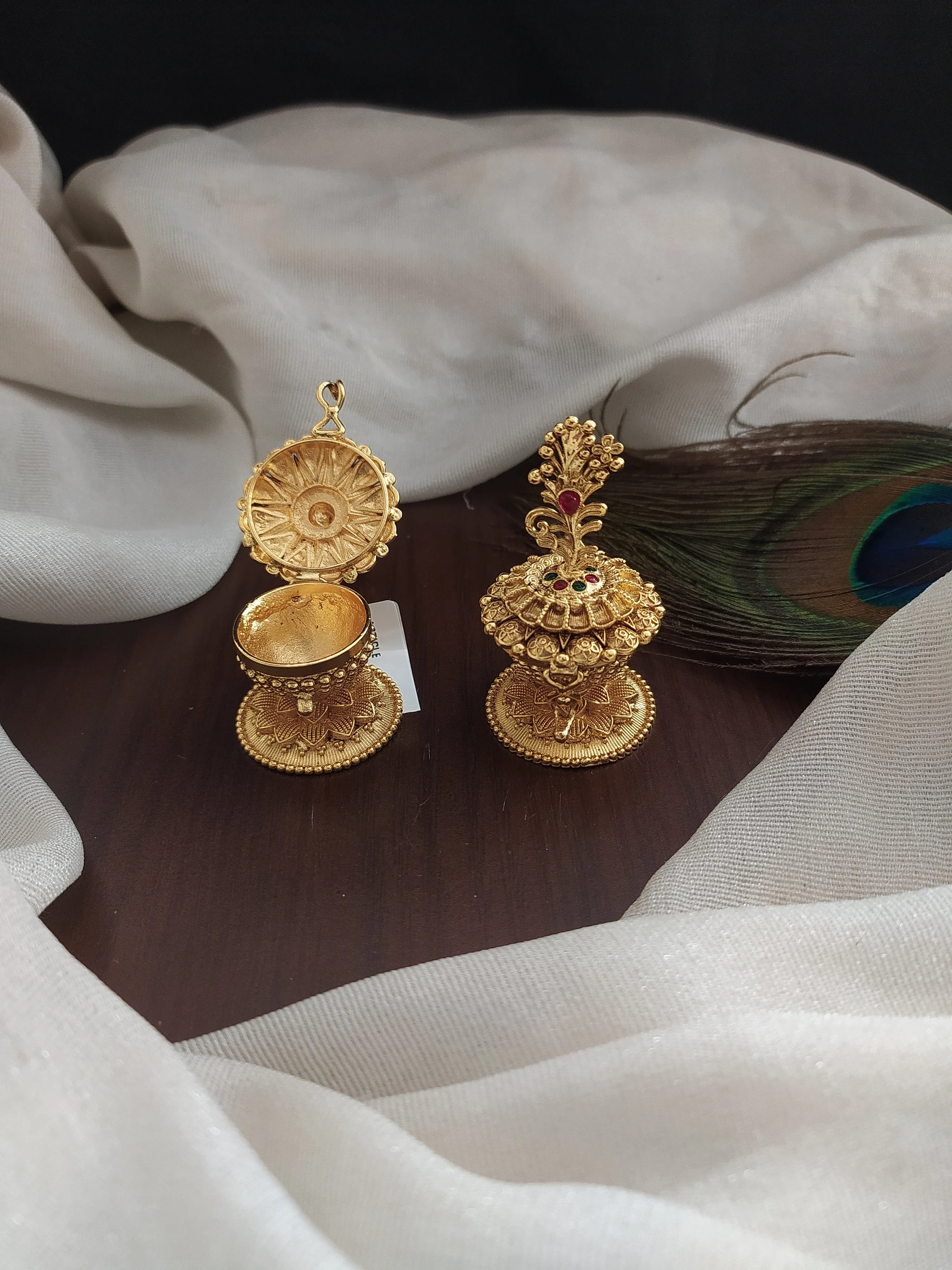 Antique Flower-Top Sindoor Box (Dabi)