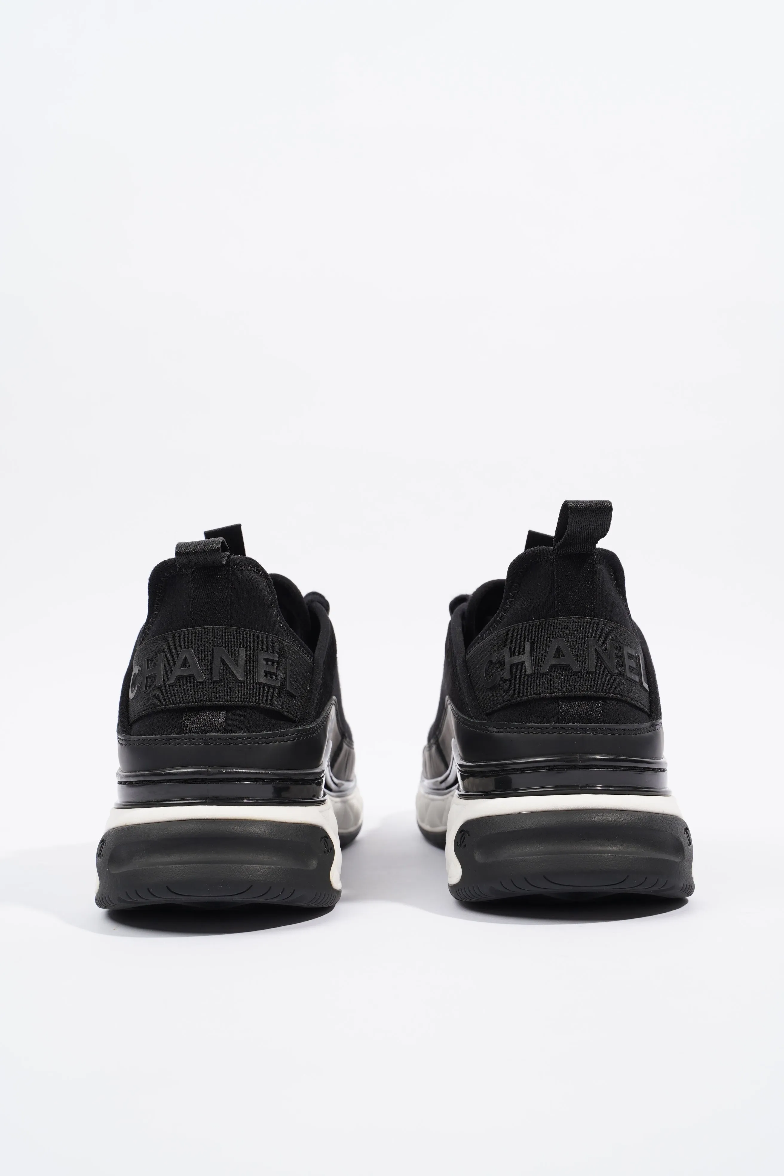 Chanel CC Logo Black   White EU 40   UK 7