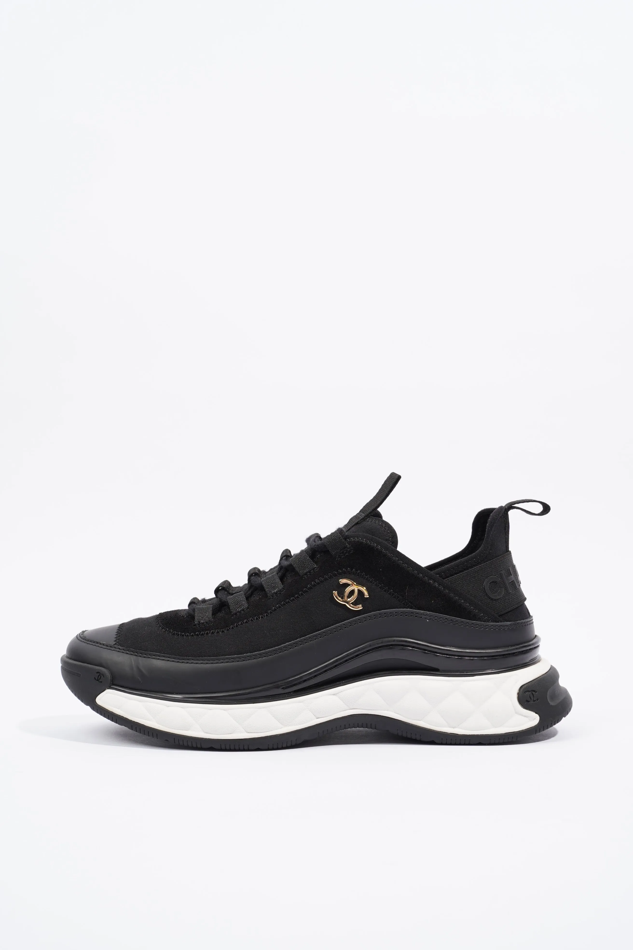 Chanel CC Logo Black   White EU 40   UK 7
