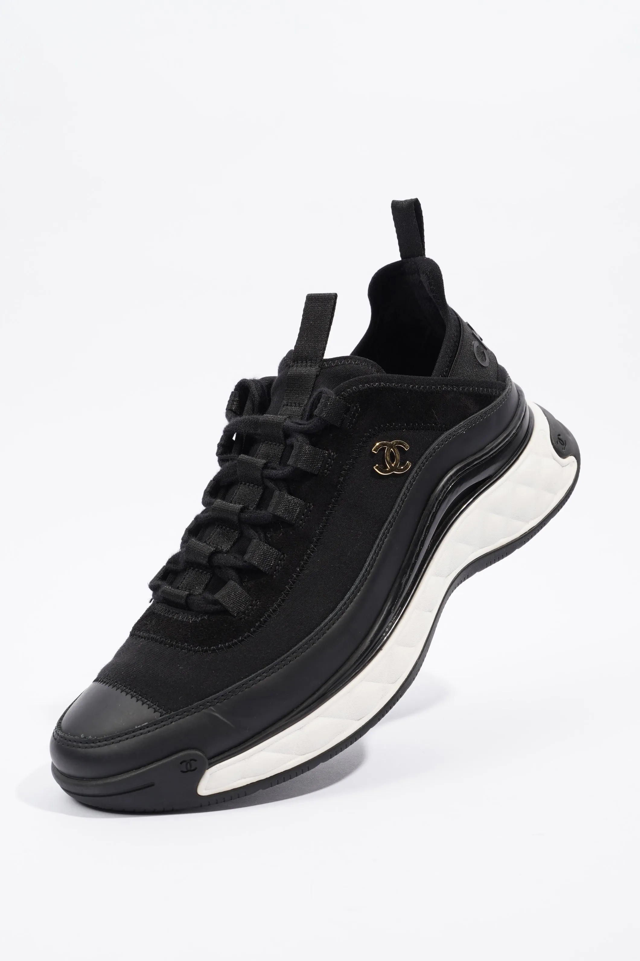 Chanel CC Logo Black   White EU 40   UK 7