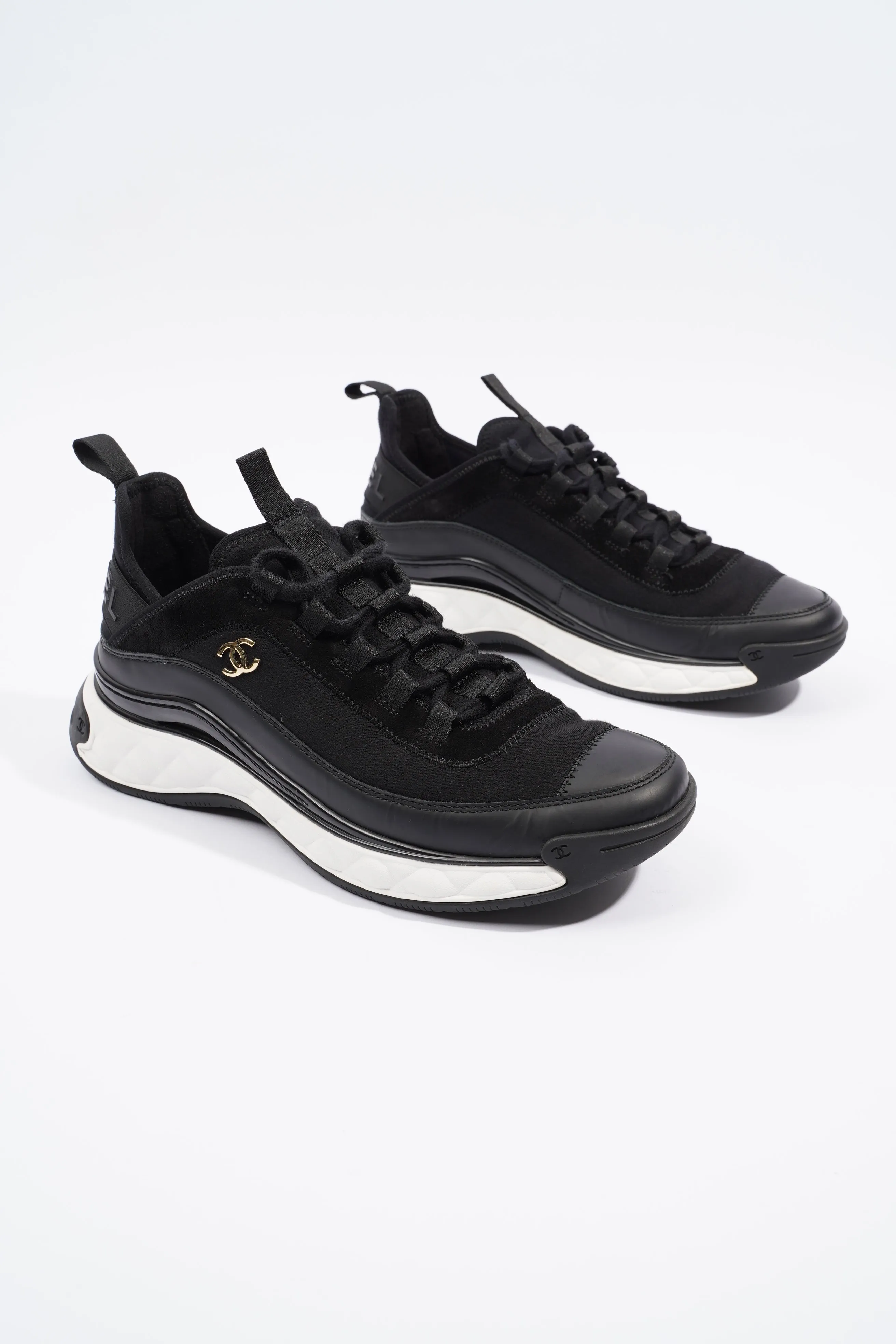 Chanel CC Logo Black   White EU 40   UK 7