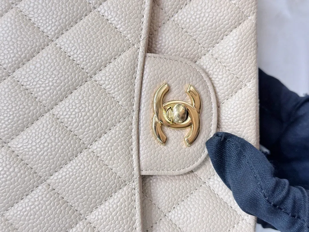 Chanel Classic Flap Medium Beige Clair GHW Caviar