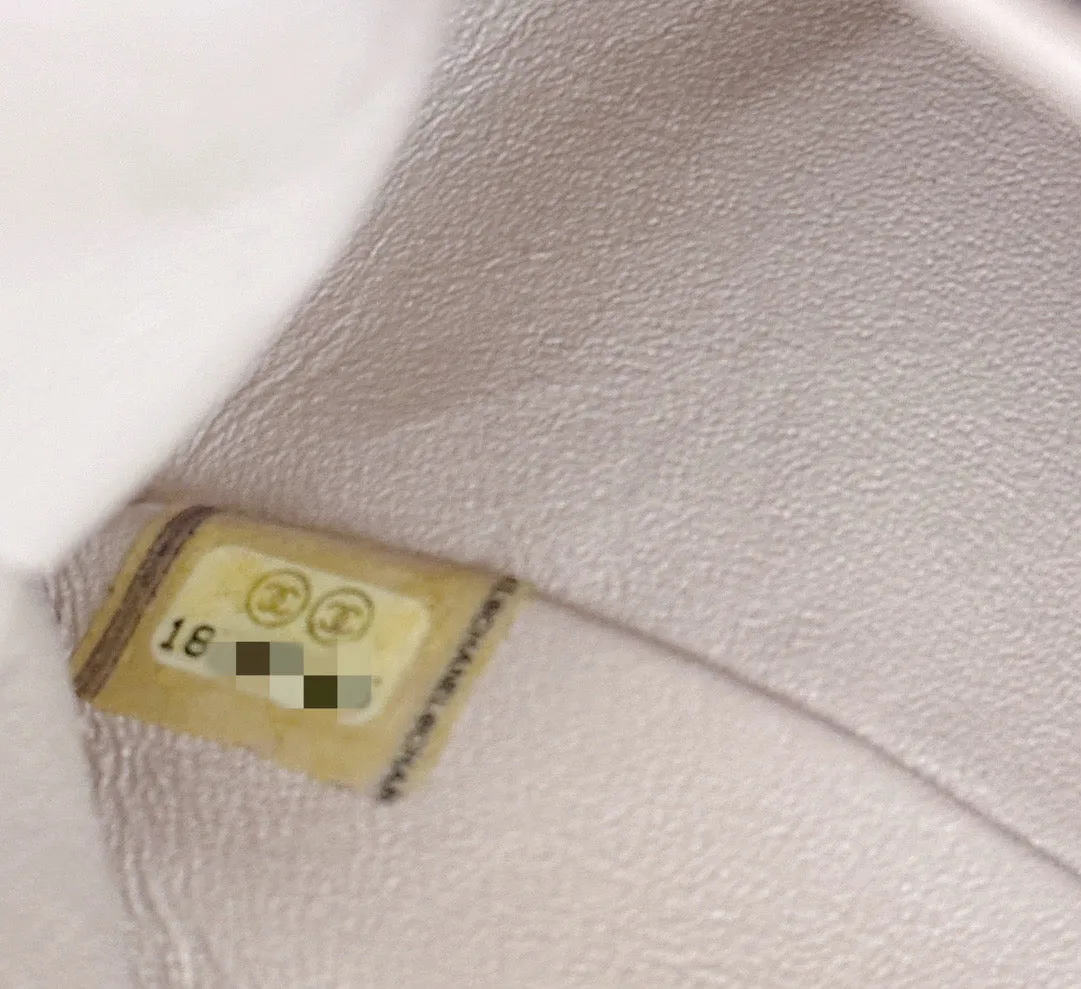 Chanel Classic Flap Medium Beige Clair GHW Caviar