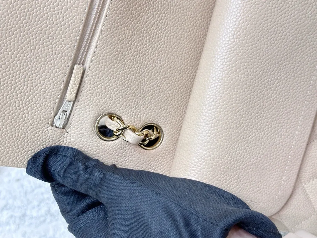 Chanel Classic Flap Medium Beige Clair GHW Caviar