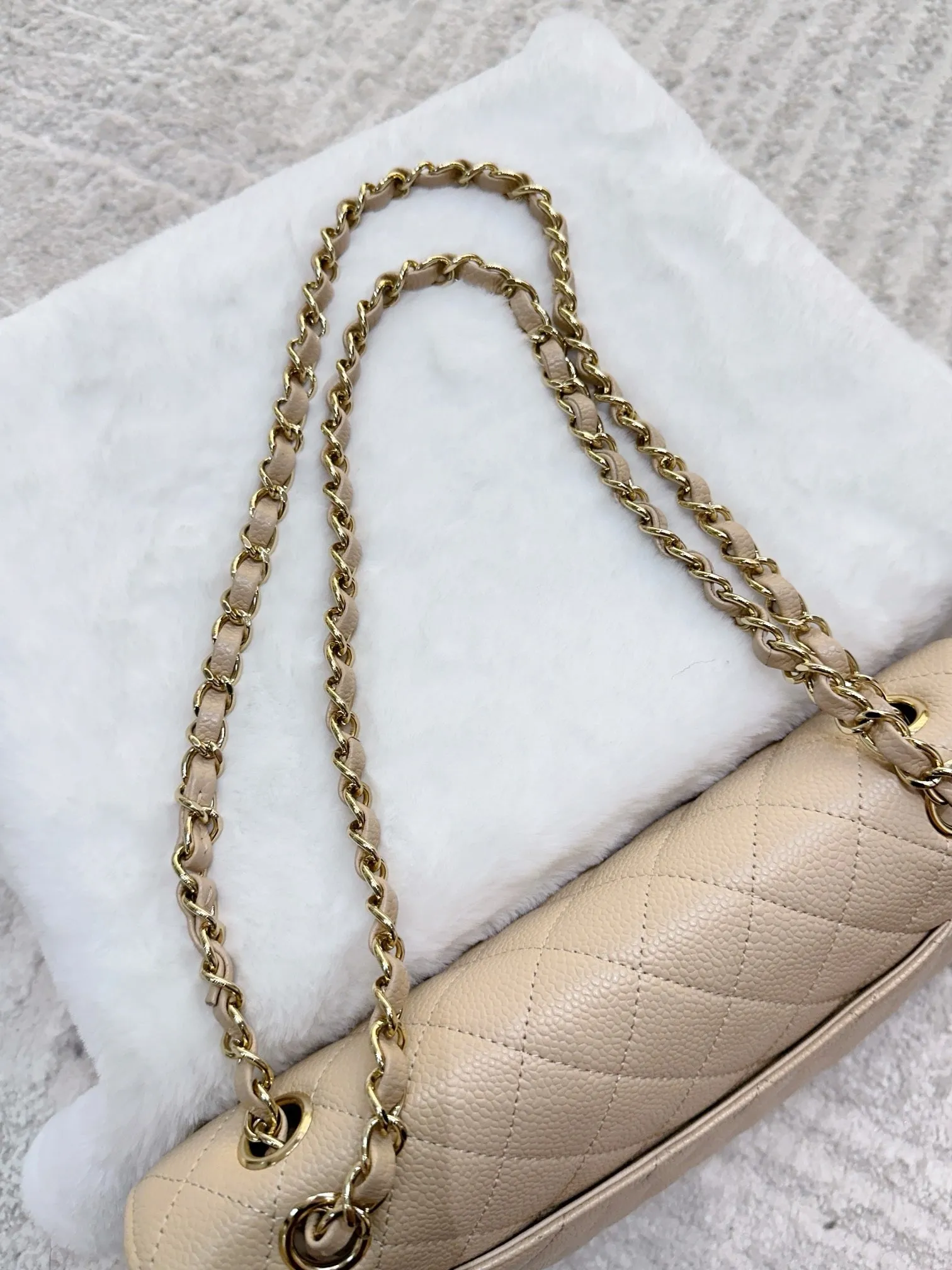 Chanel Classic Flap Medium Beige Clair GHW Caviar