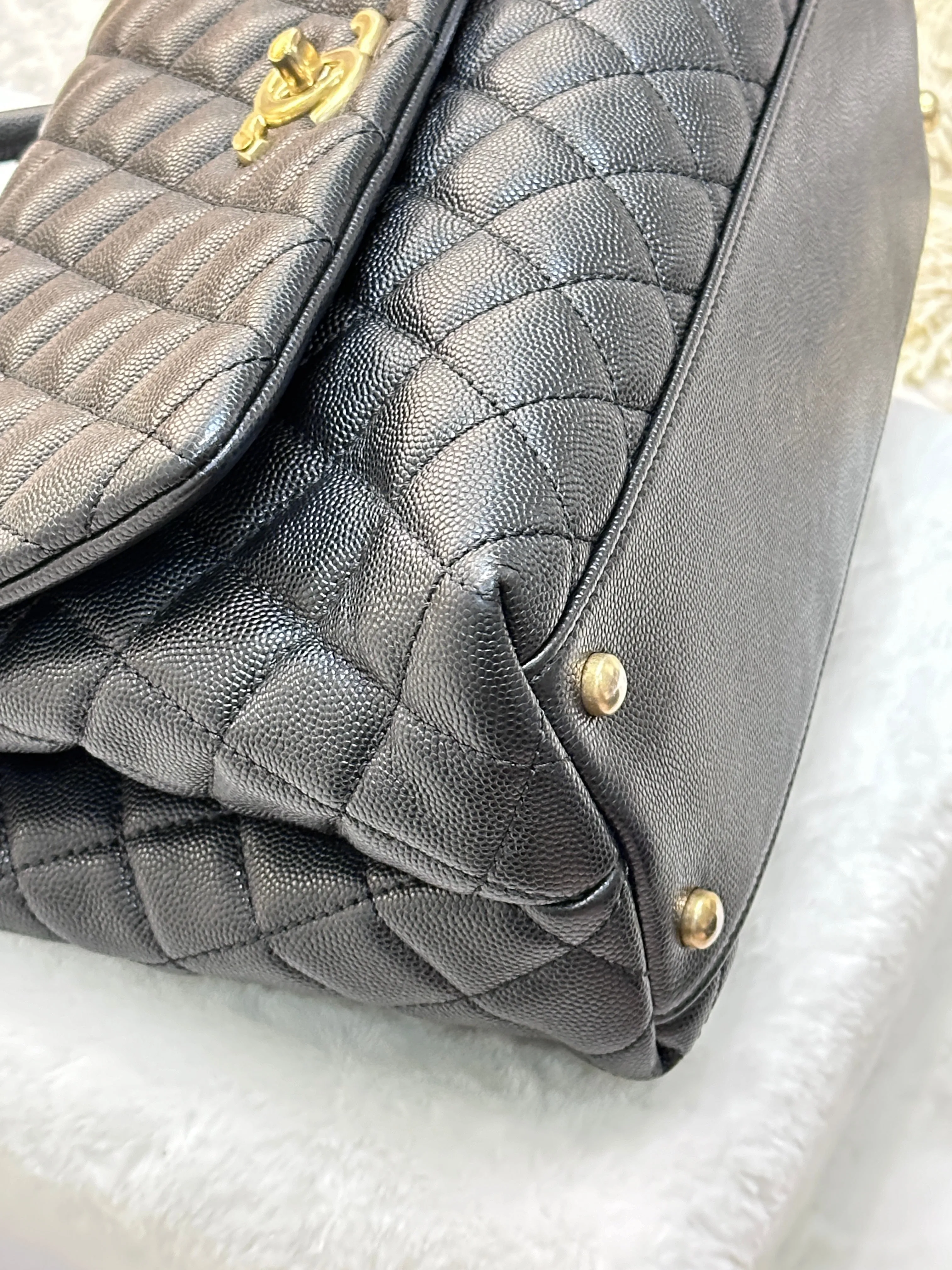 Chanel Coco Handle Cuir Matelasse Caviar Noir
