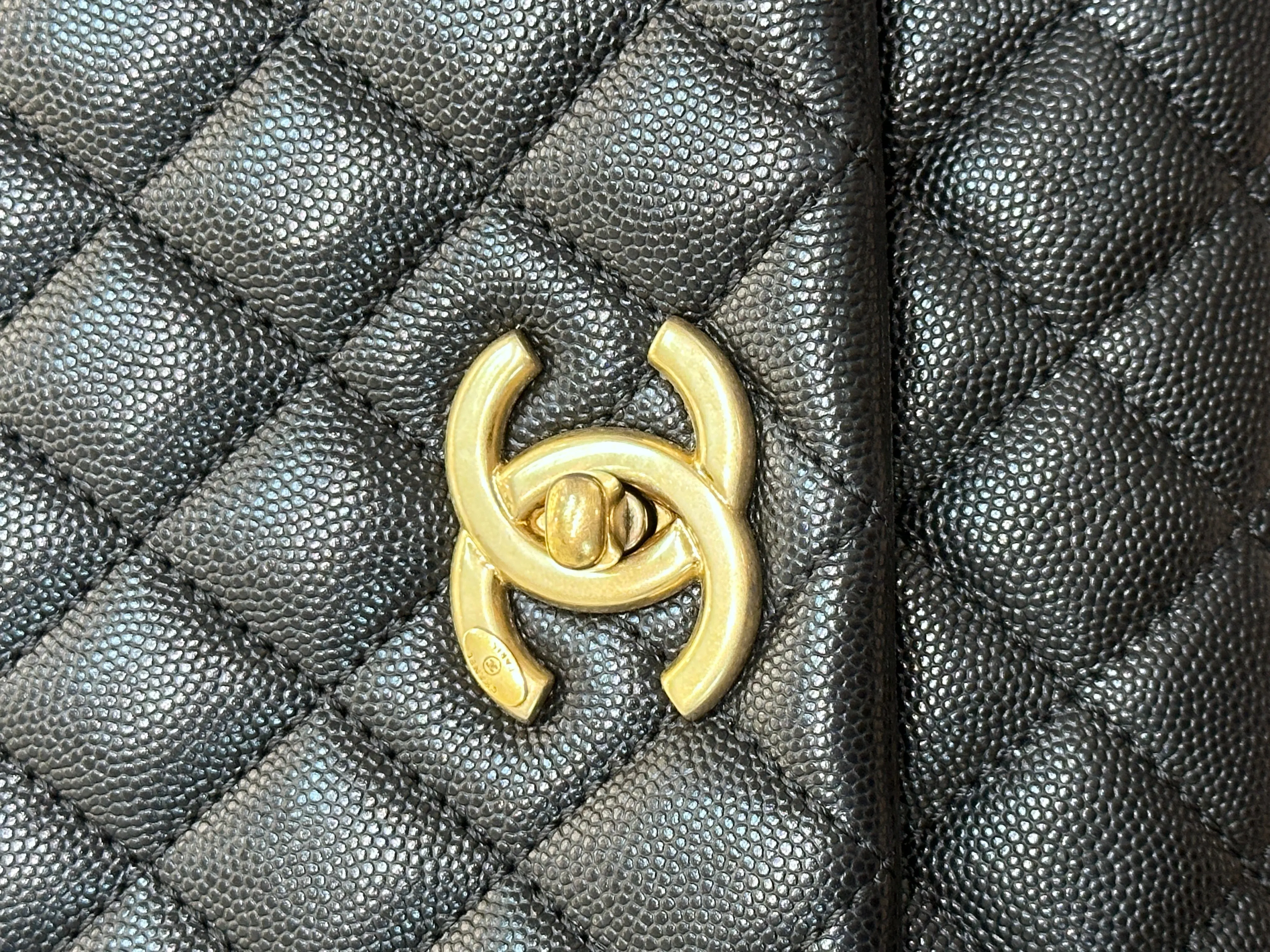 Chanel Coco Handle Cuir Matelasse Caviar Noir