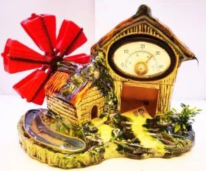 DECOR CERAMIC HOUSE WITH MILL  AND THEMOMETER