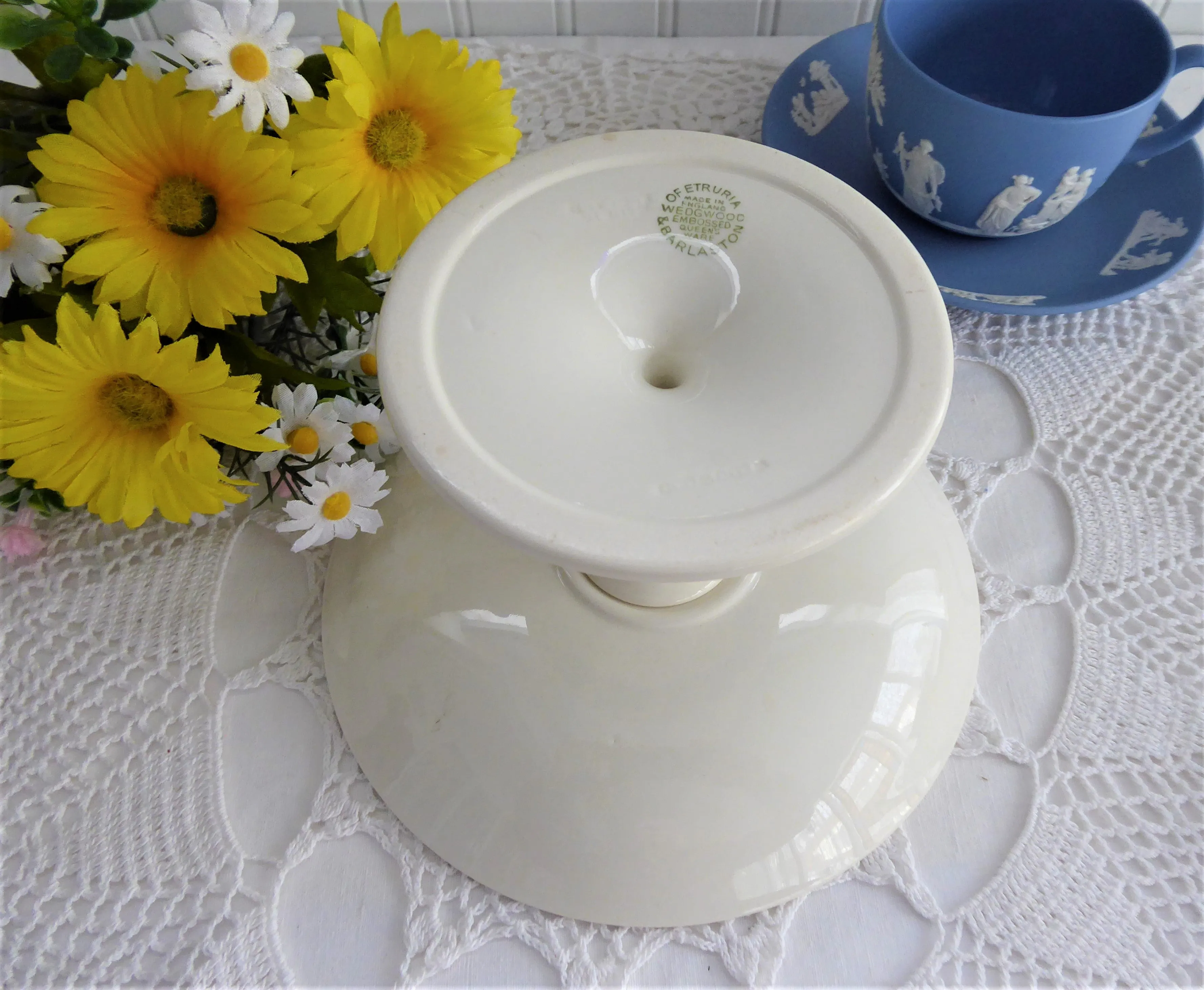 Embossed Queen's Ware Wedgwood Pedestal Dish Compote Tazza 1960s Server Grapevines