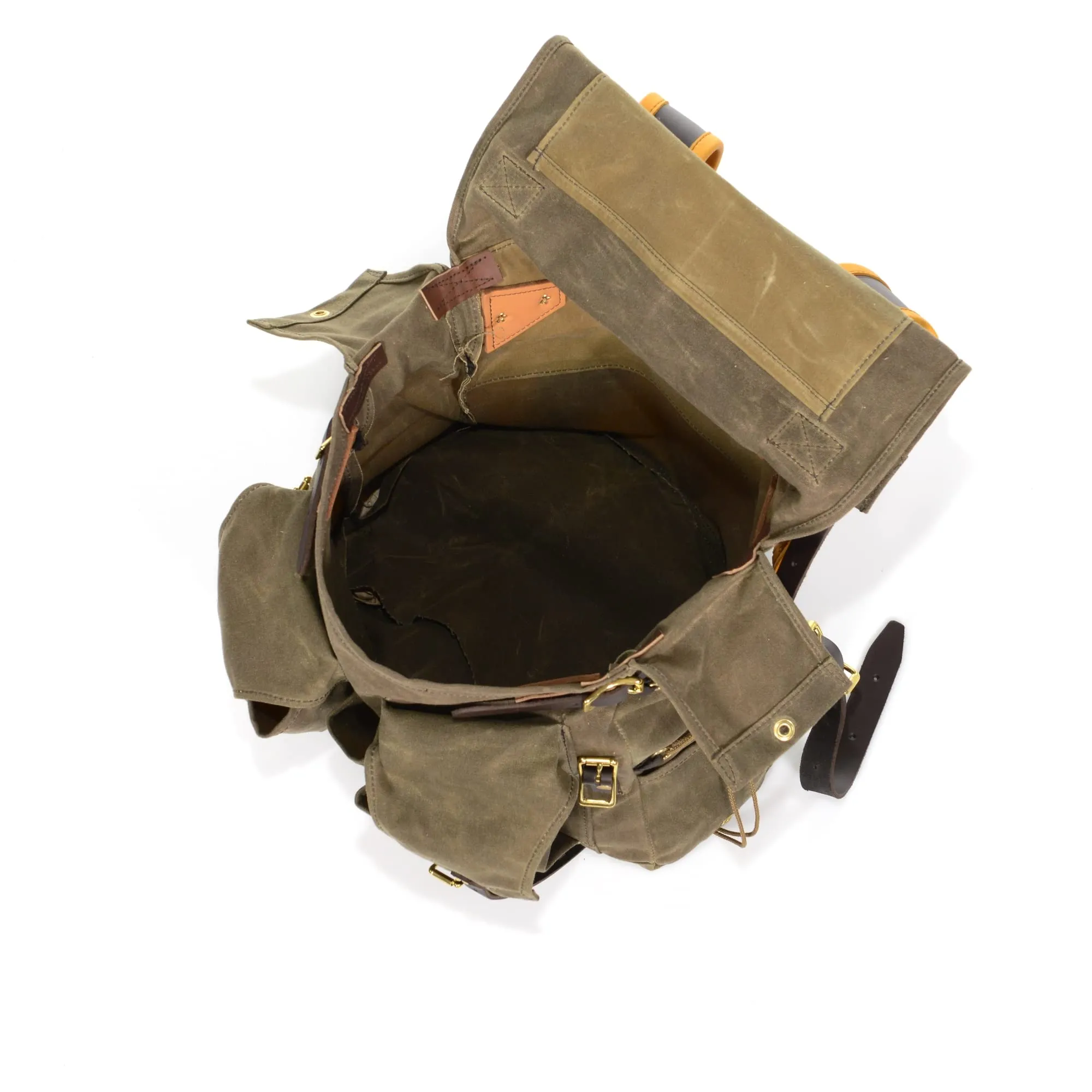 Frost River: Isle Royale Bushcraft Waxed Canvas Backpack