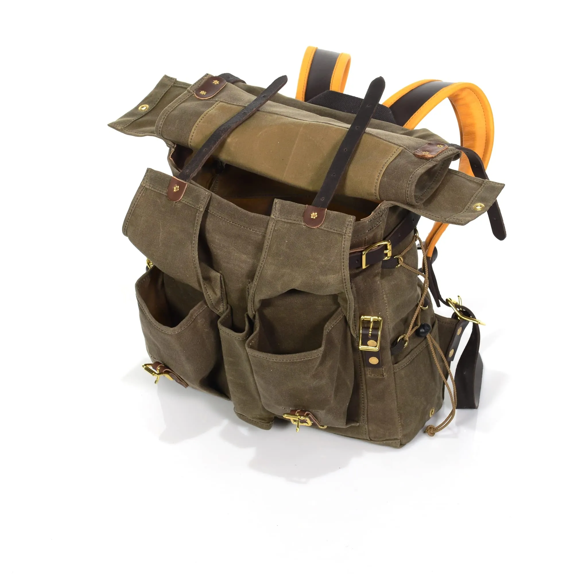 Frost River: Isle Royale Bushcraft Waxed Canvas Backpack