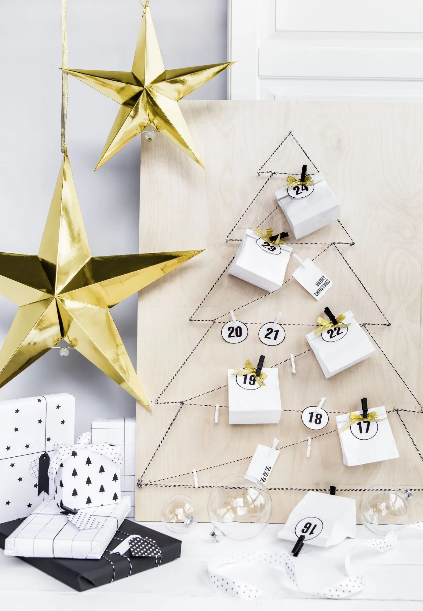Gold Star Hanging Decoration