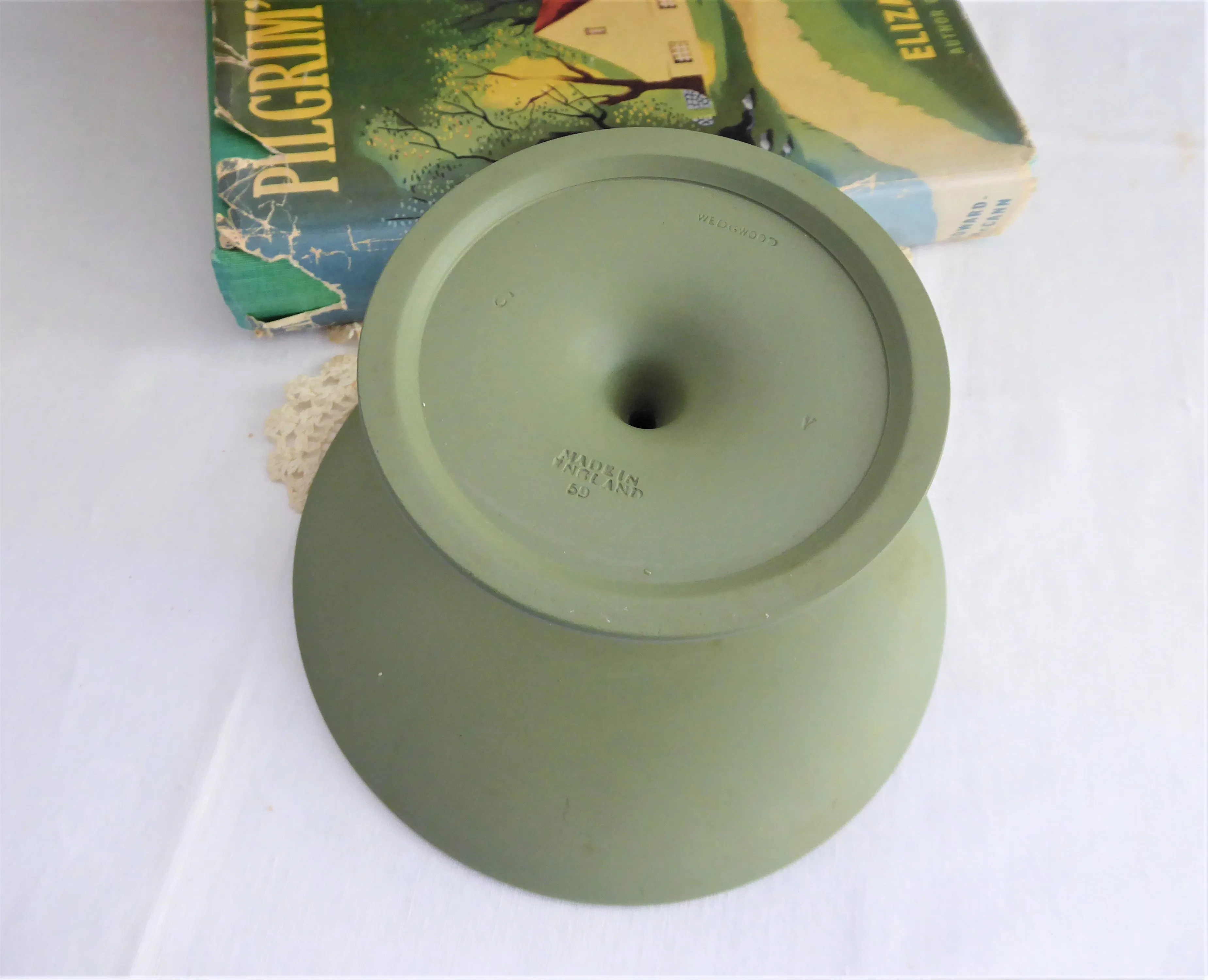 Green Jasperware Wedgwood Pedestal Dish Compote Tazza 1963 Server Grapevines
