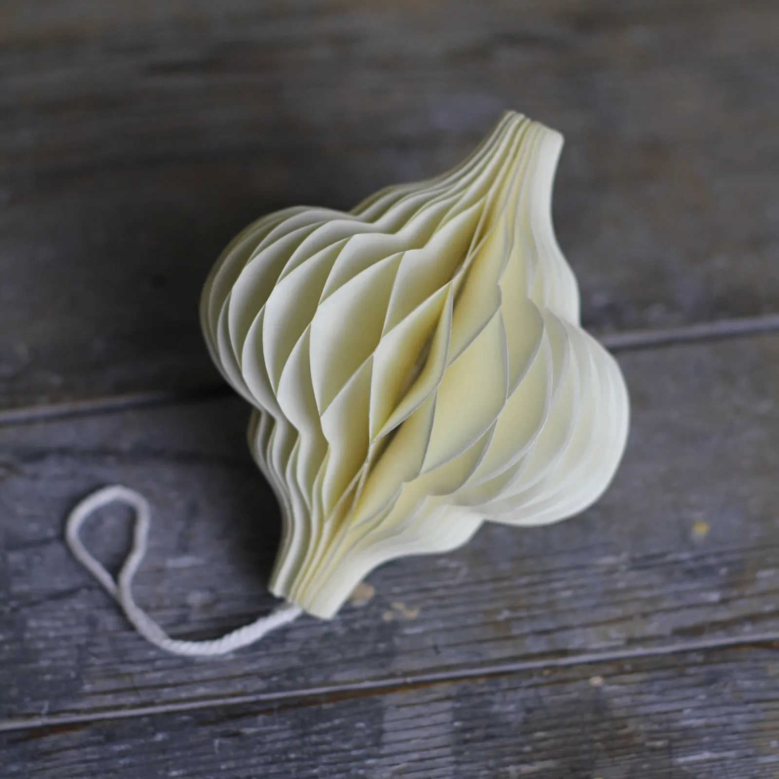 Honeycomb Decoration - Cream