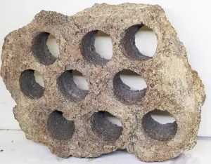 LAVA ROCK W/WHOLES 30-40cm