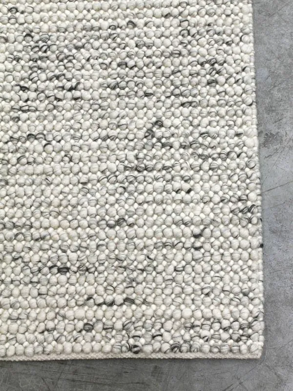 MAGIC RUG BY THE RUG COLLECTION