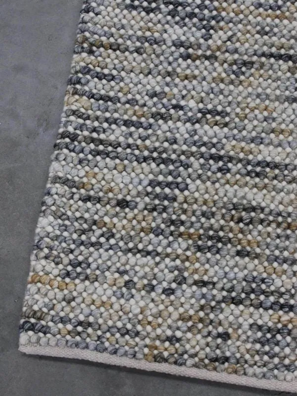 MAGIC RUG BY THE RUG COLLECTION