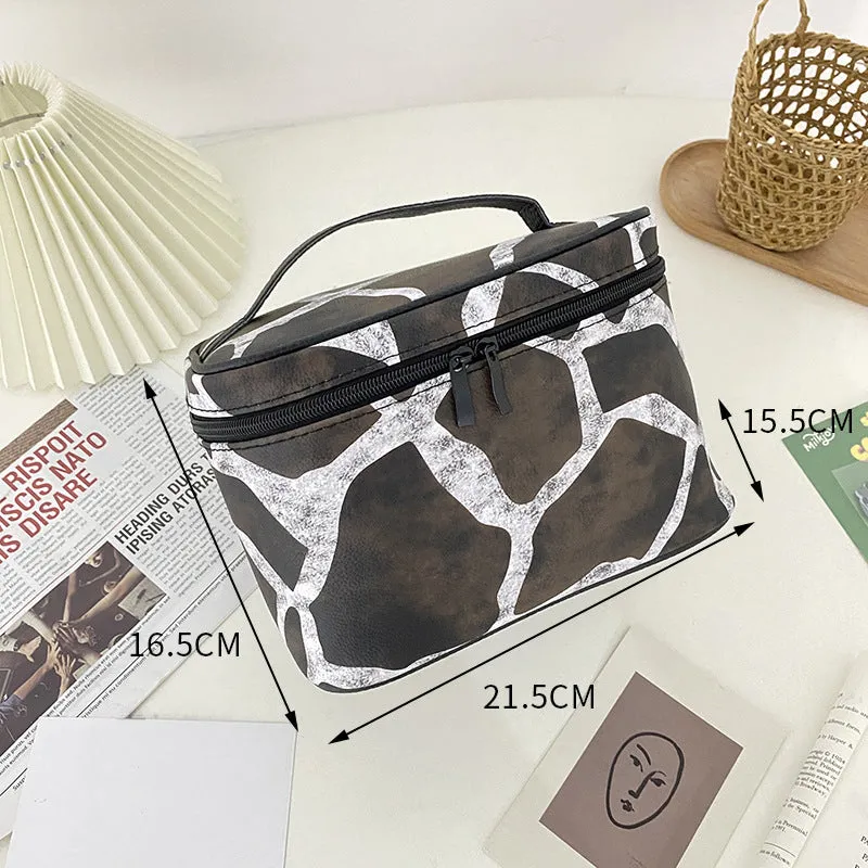 Paziye Portable Waterproof Leopard Makeup Wash Bag