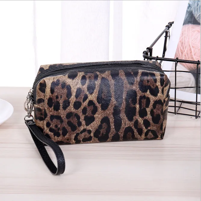 Paziye Portable Waterproof Leopard Makeup Wash Bag