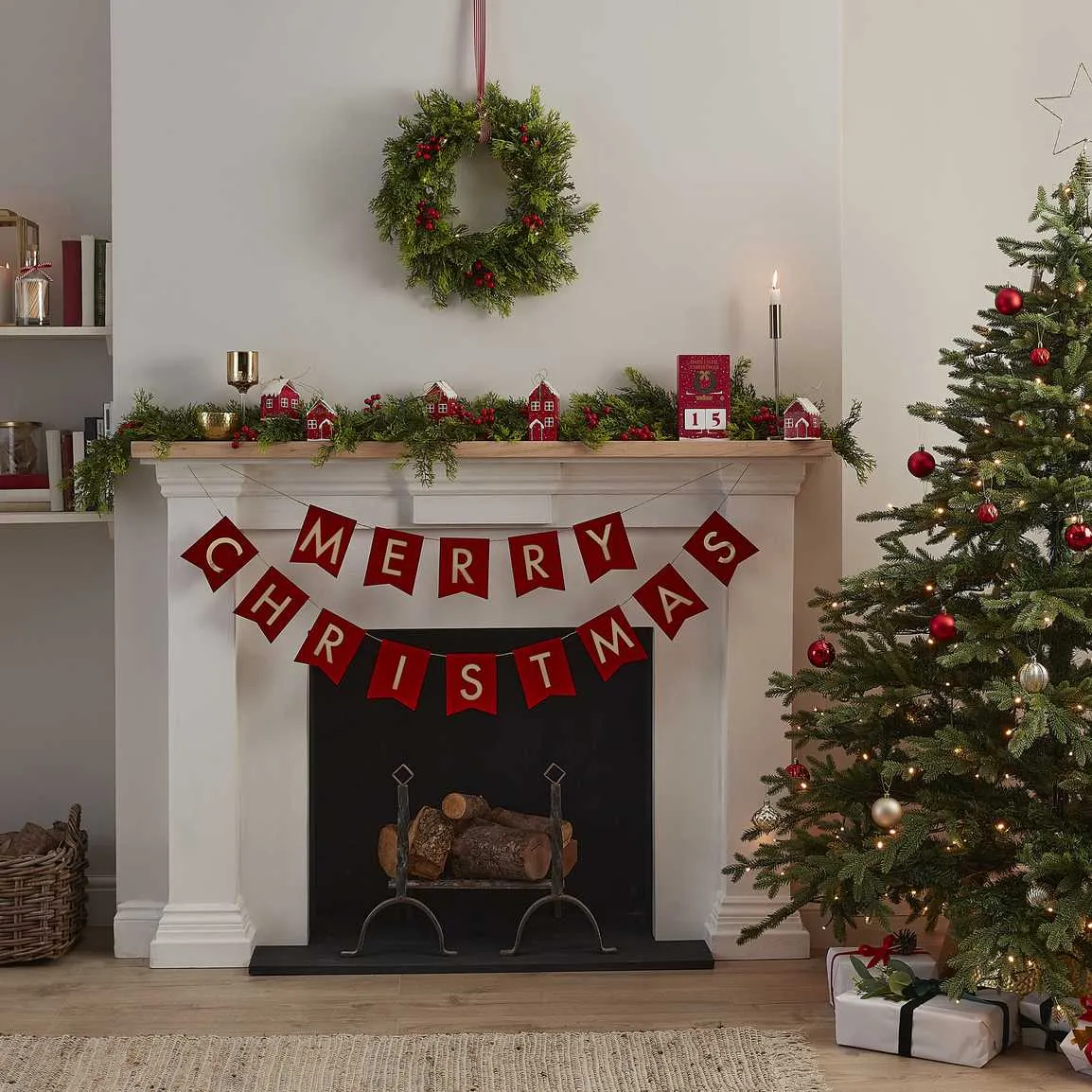 Red Velvet Merry Christmas Bunting
