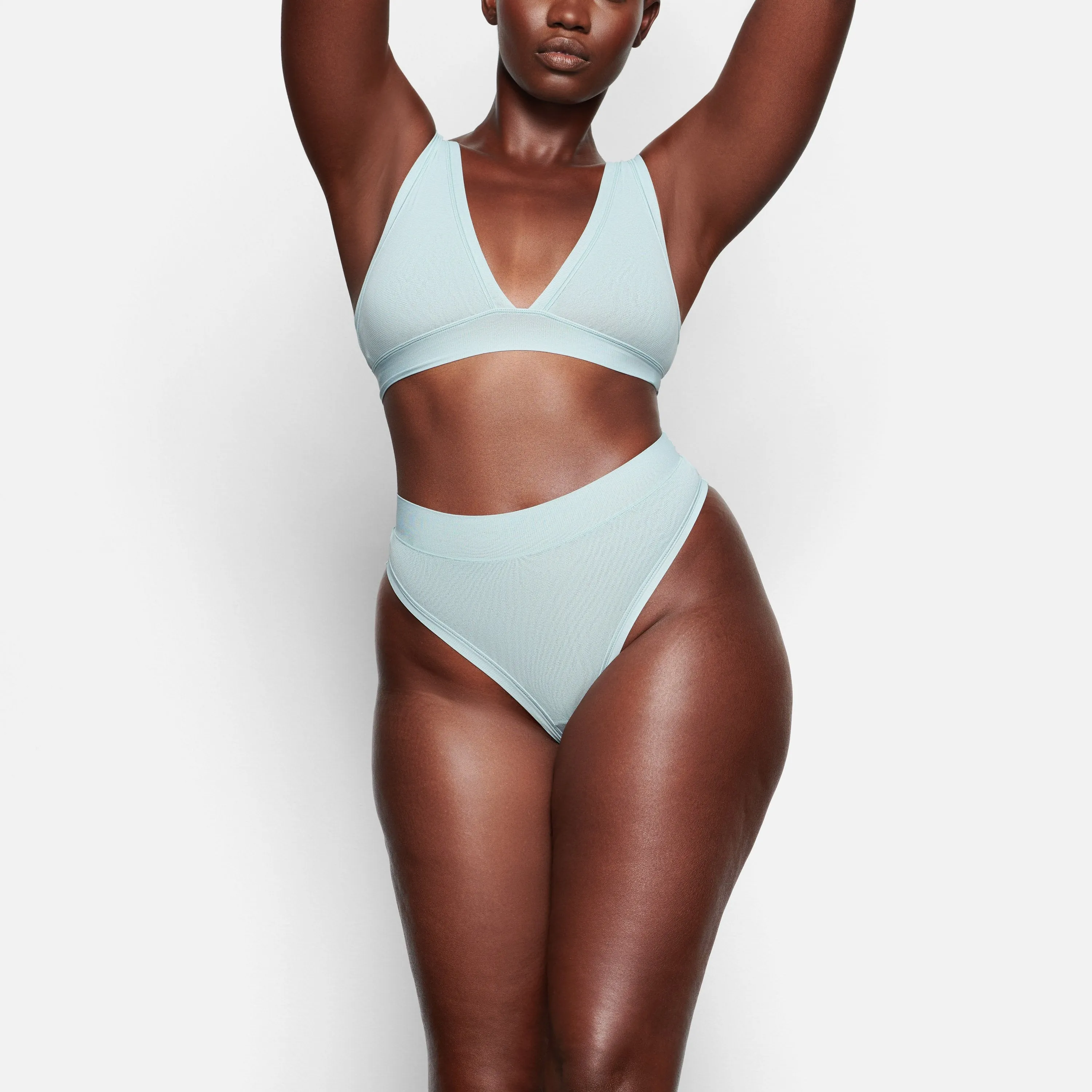 SUMMER MESH PLUNGE BRALETTE | SKY