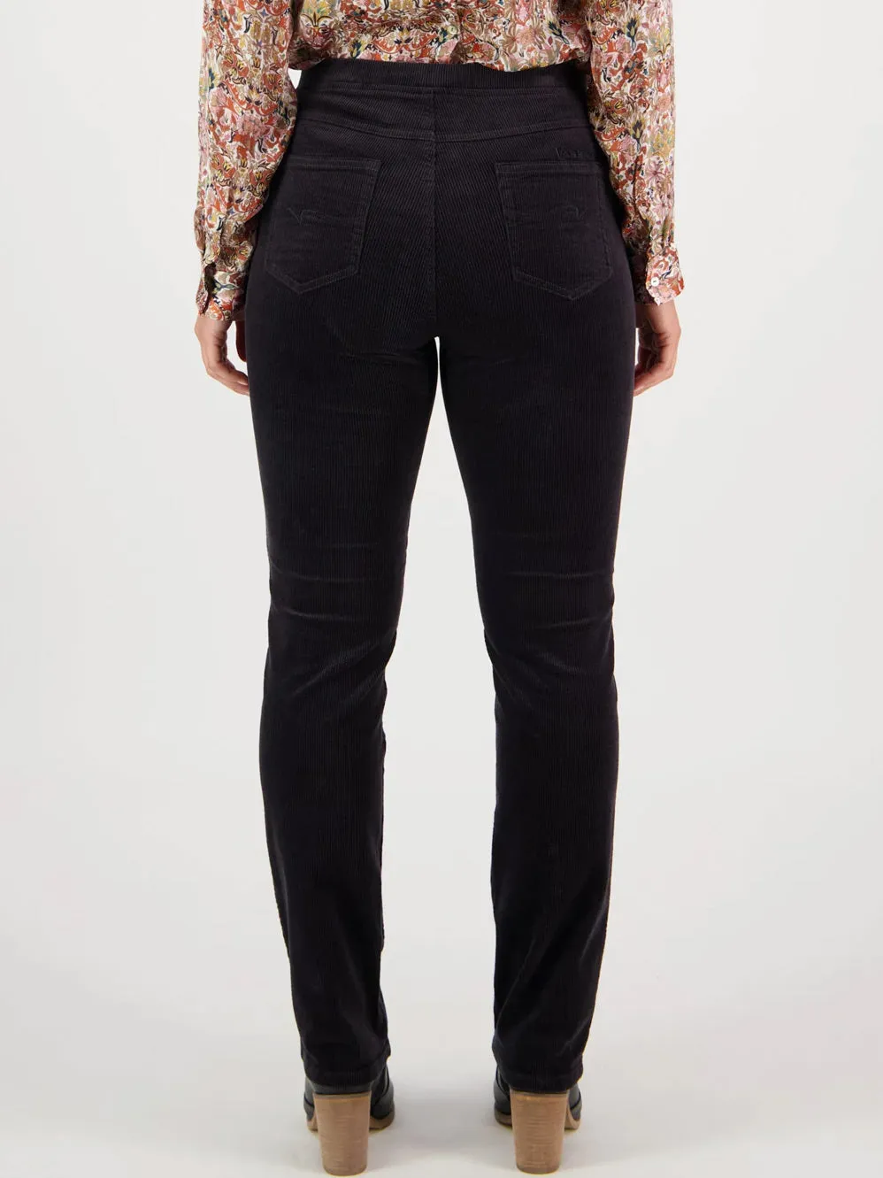 VASSALLI SLIM LEG WIDEWALE CORD PANT