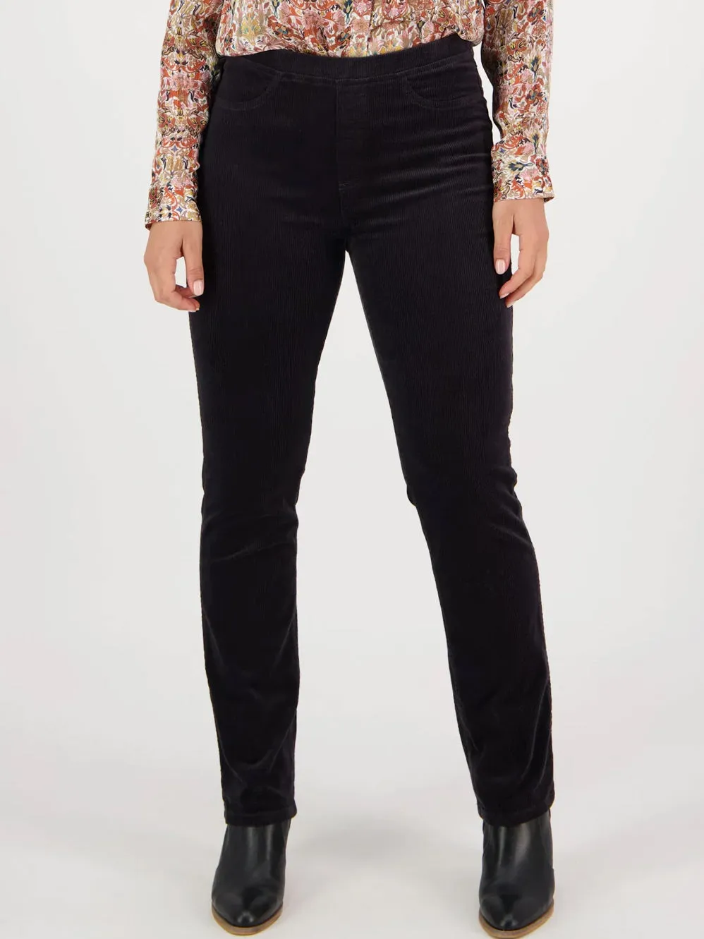 VASSALLI SLIM LEG WIDEWALE CORD PANT
